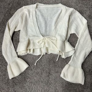 Bell sleeved tie front top